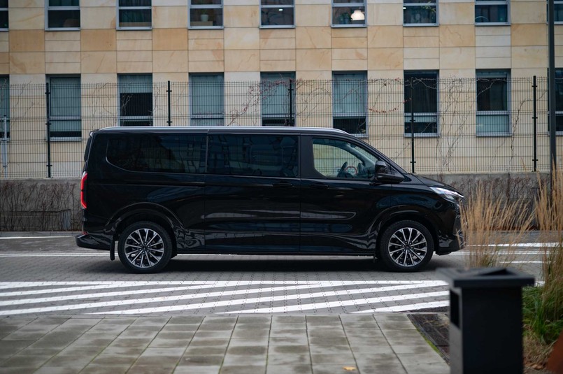 Ford E-Tourneo Custom