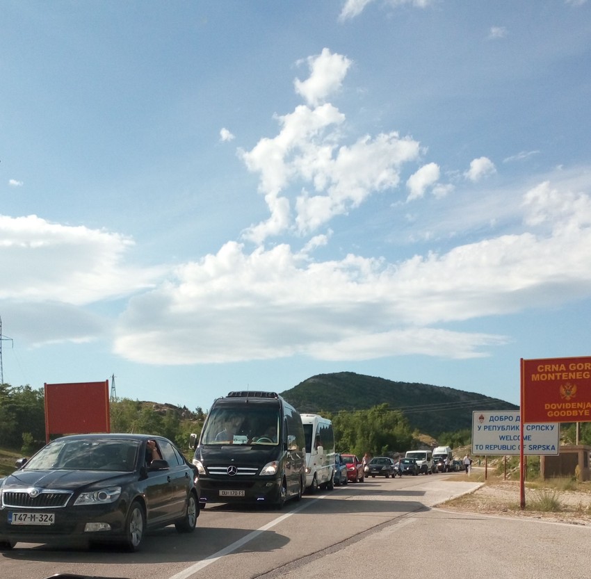 Često su danju dugačke kolone na granicama