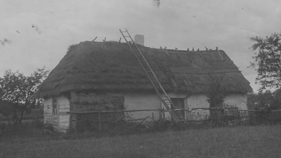 Судьба польский. Польская деревня 1944 года. Бедная польская деревня в Польше. Польське села старі Чорнобілі фото.