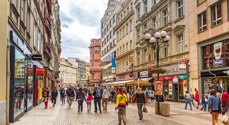 Most peaceful countries in the world [ToptenyMagazine]