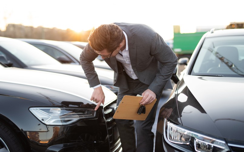 Car,Seller,At,Work,Selling,Cars