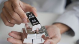 atak usa i izraela na iran wstrząsa rynkami. ceny ropy i złota mogą gwałtownie wzrosnąć