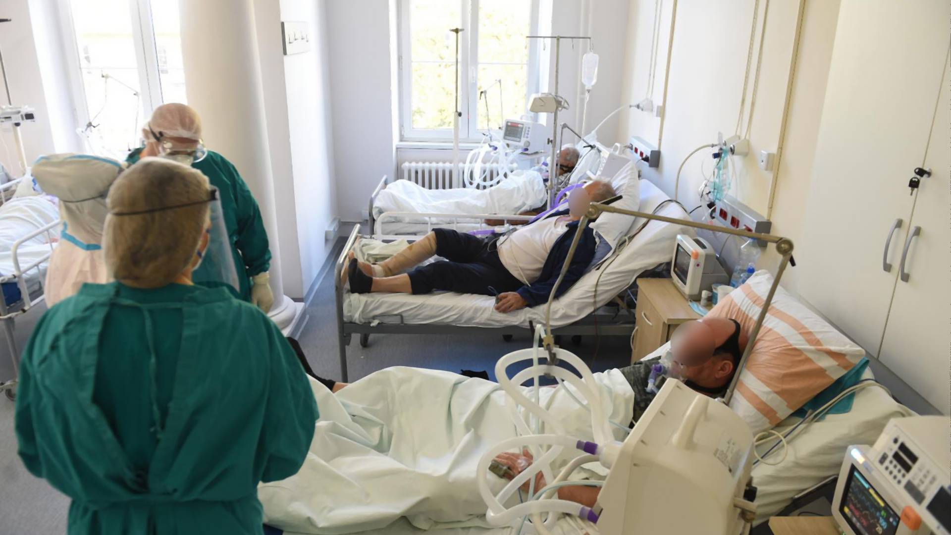 U beogradskim bolnicama više nema mesta - kovid pozitivne pacijente iz prestonice šalju širom Srbije