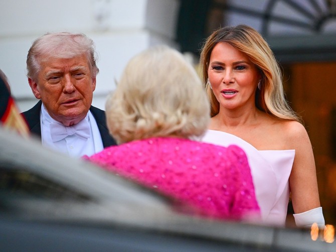 Melanija Tramp i Kamila za 2 dana promenile 3 izdanja, gola ramena šokirala puritance