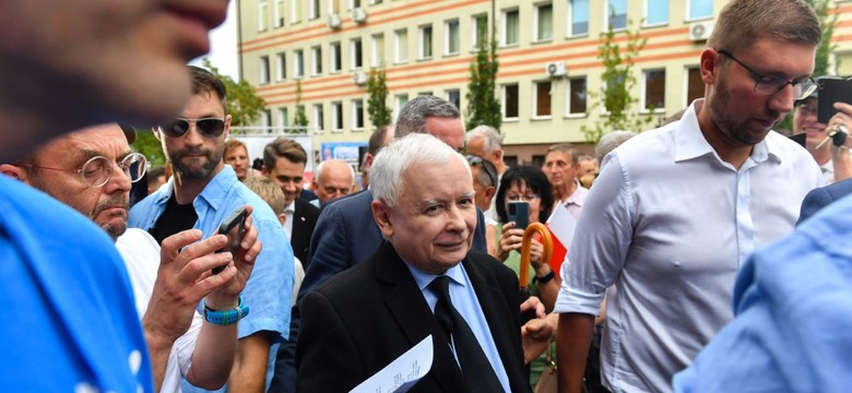 Kaczyński wystartuje z Warszawy? "Muszę się podporządkować"