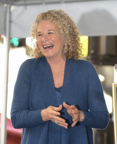 Carole King podczas uroczystości na Hollywood Boulevard
