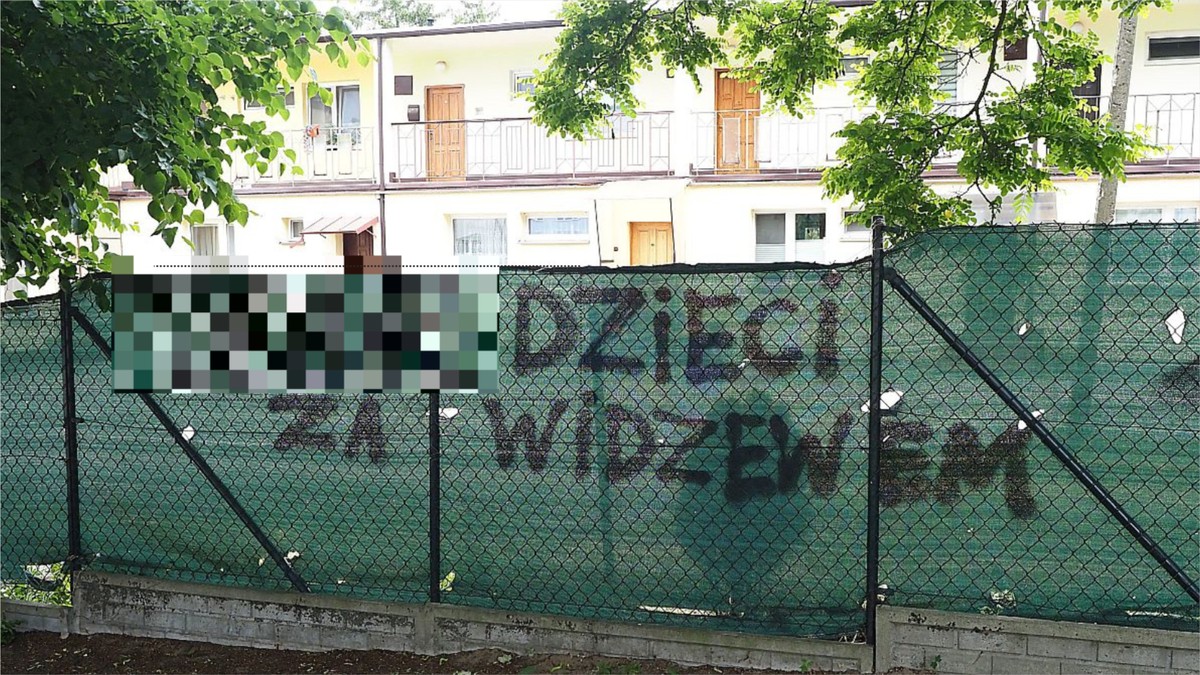 Dzieci widziały to codziennie. Rodzice alarmują. Sprawą zajmie się policja