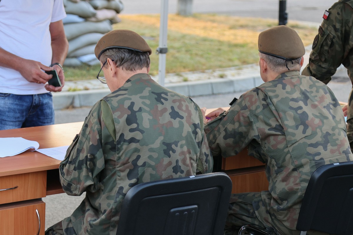 Pobór do wojska powinien wrócić? To sądzą Polacy [SONDAŻ]