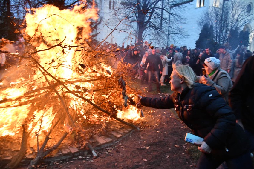 Tradicionalno paljenje badnjaka