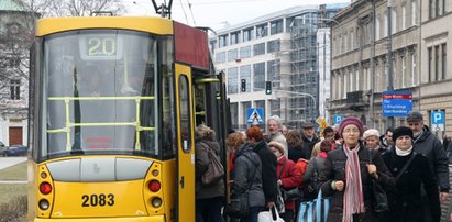 Jeden urzędnik przypada na dwóch motorniczych