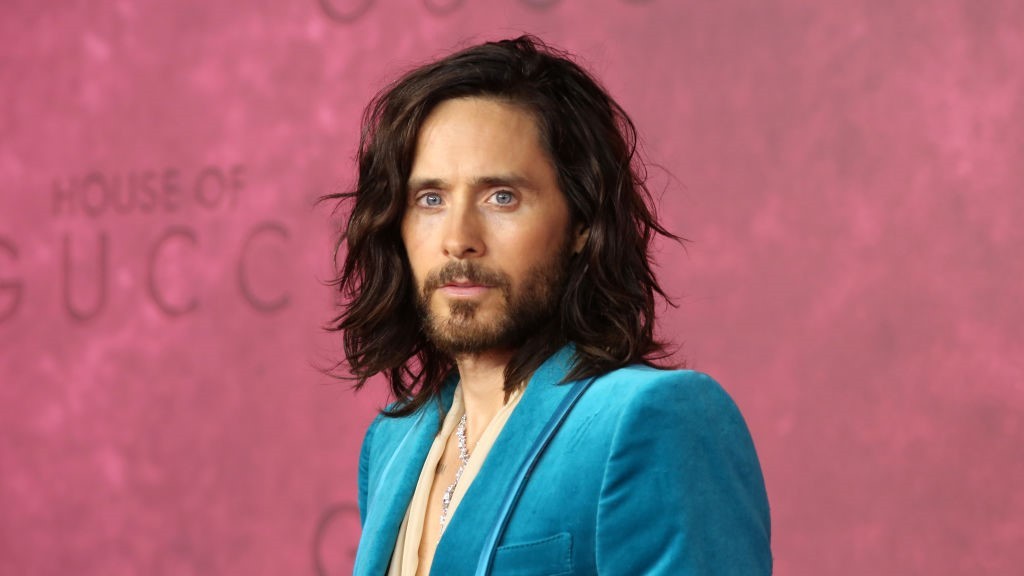 Jared Leto Karl Lagerfeld macskájaként érkezett a Met-gálára