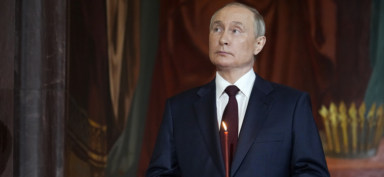 Wielkanocne nagranie z Putinem to montaż? "Coś dziwnego dzieje się z jego ręką"