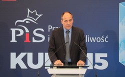 Kukiz uderza w Radosława Sikorskiego. "Jest durniem albo sprzedajną szmatą"