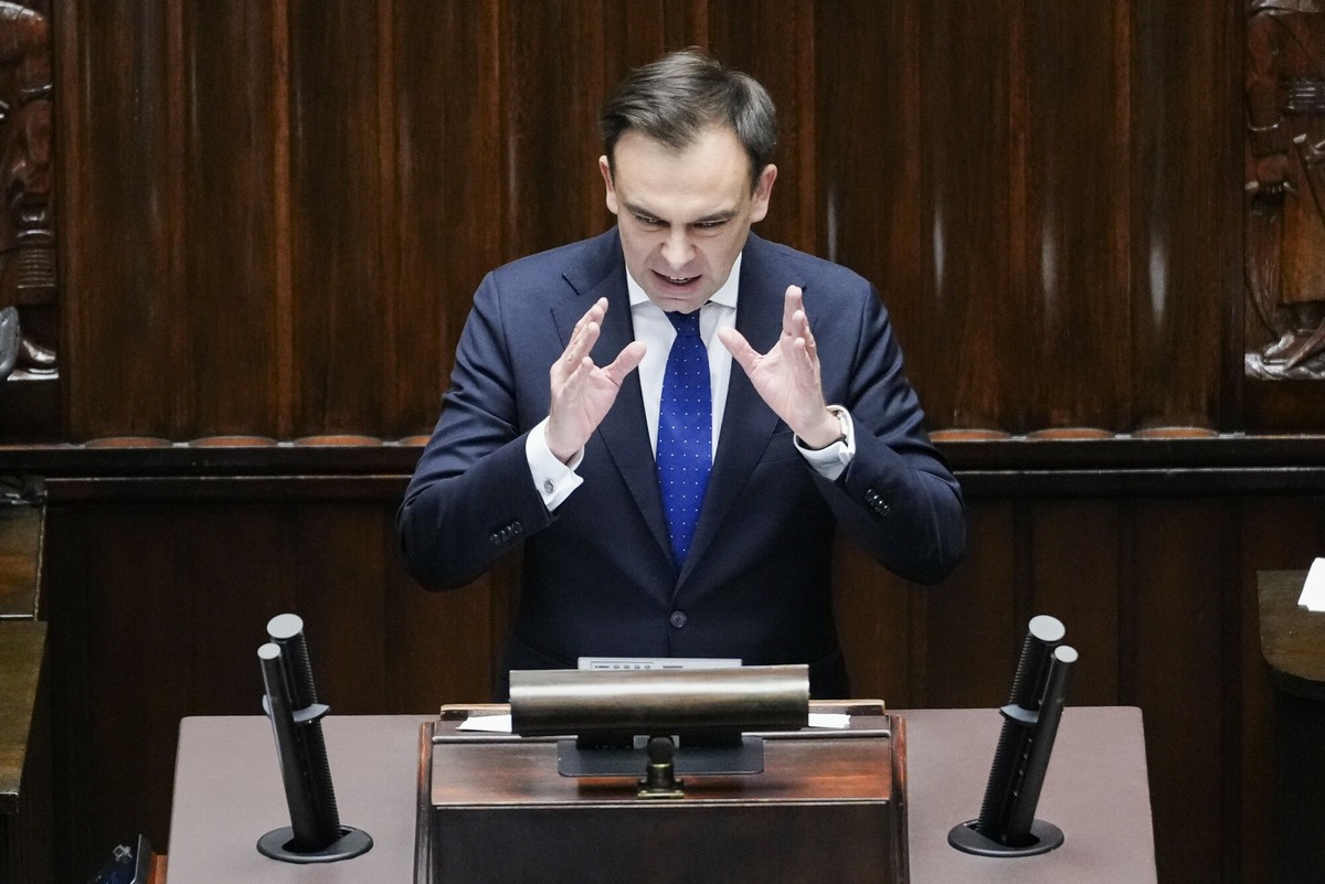 Minister finansów komentuje decyzję Donalda Trumpa."Odpowiedź musi być jednoznaczna"