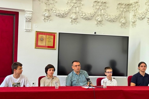 U OVOM GRADU U SRBIJI ŽIVE GENIJALCI! Čak 4 državna prvaka iz 4 predmeta iz iste škole - REKORD kakav se ne pamti