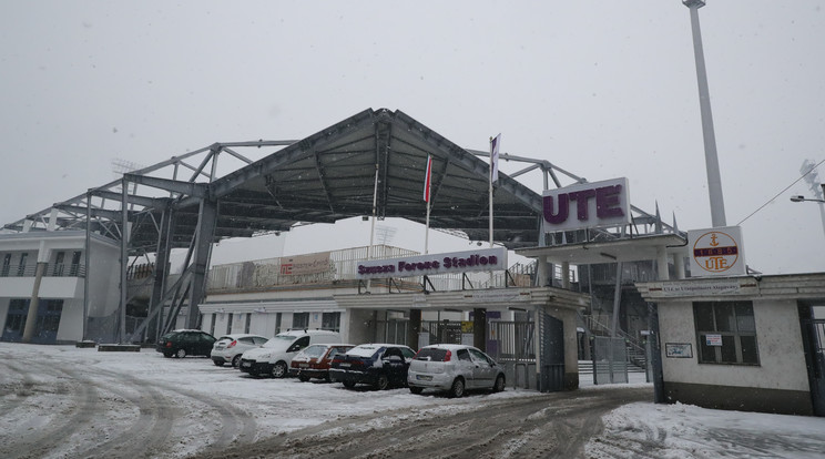 Az újpesti focistadiont átépítették, szerdán még egy biztonságtechnikai ellenőrzésen esik át az aréna/Fotó:Grnák László
