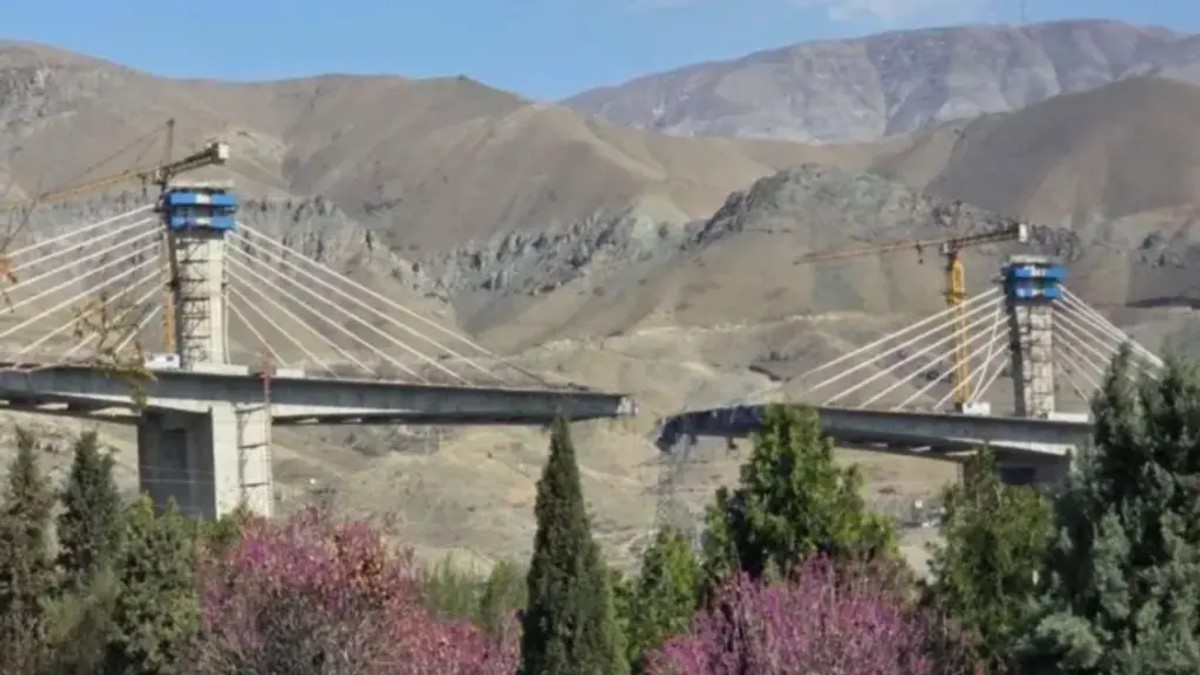 Posledice udara na most u gradu Karadžu u Iranu | Foto: X/Mamlekate