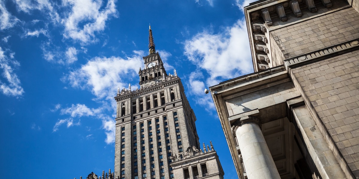 Dynamika PKB, odczyty inflacji, dane o produkcji przemysłowej, sprzedaży detalicznej, czy sygnały z rynku pracy sugerują, że polska gospodarka pędzi i zatrzymać się nie zamierza