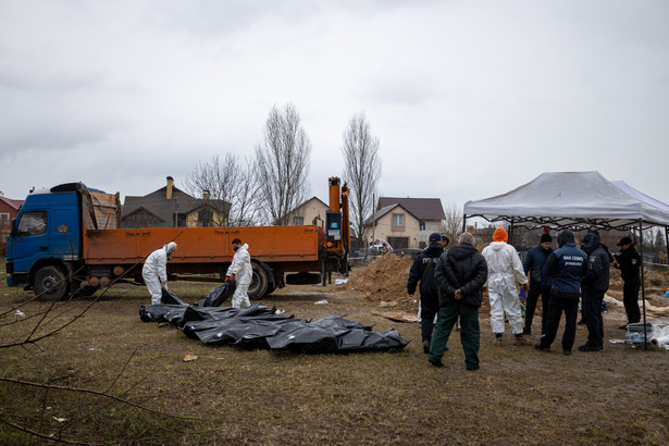Pogrzeb ofiar w Buczy na Ukrainie