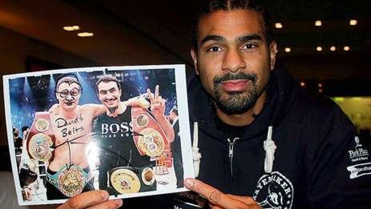 13 listopada David Haye (24-1, 22 KO) stanie do kolejnej obrony mistrzowskiego pasa federacji WBA w wadze ciężkiej, który to tytuł jest jedynym, którego brakuje w rodzinnej kolekcji Władimira Kliczki (55-3, 49 KO) i jego brata Witalija (41-2, 38 KO). 30-letni Brytyjczyk po raz kolejny udowodnił, że oprócz świetnych umiejętności bokserskich posiada długi język.