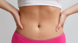 Płaski brzuch to efekt odpowiedniej diety i regularnych ćwiczeń