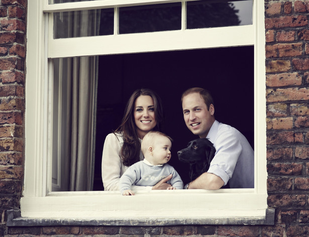 Nowe zdjęcie księcia Jerzego. Kate i William chwalą się potomkiem