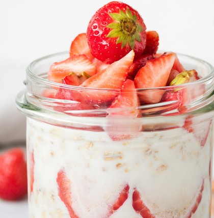 Overnight Oats mit Erdbeeren
