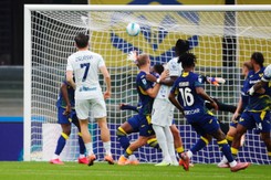 Zieliński strzelił pierwszego gola w sezonie, ale za to jakiego! Inter traci już tylko punkt do lidera