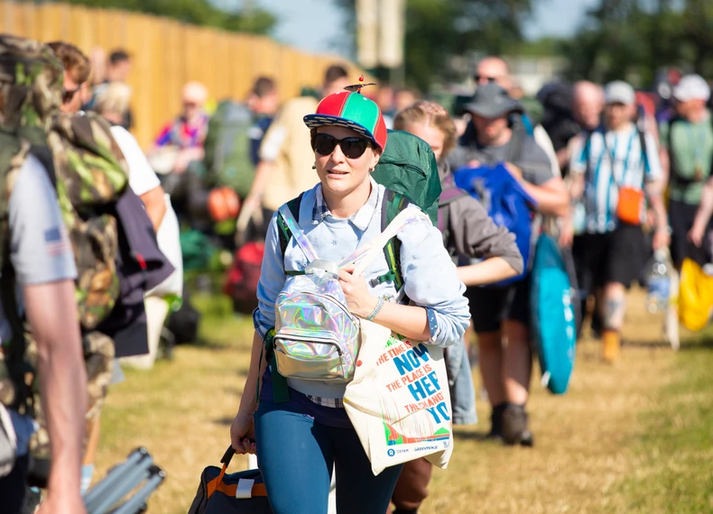 Posetioci na festivalu Glastonberi krajem juna, prvom nakon tri godine zbog pandemije