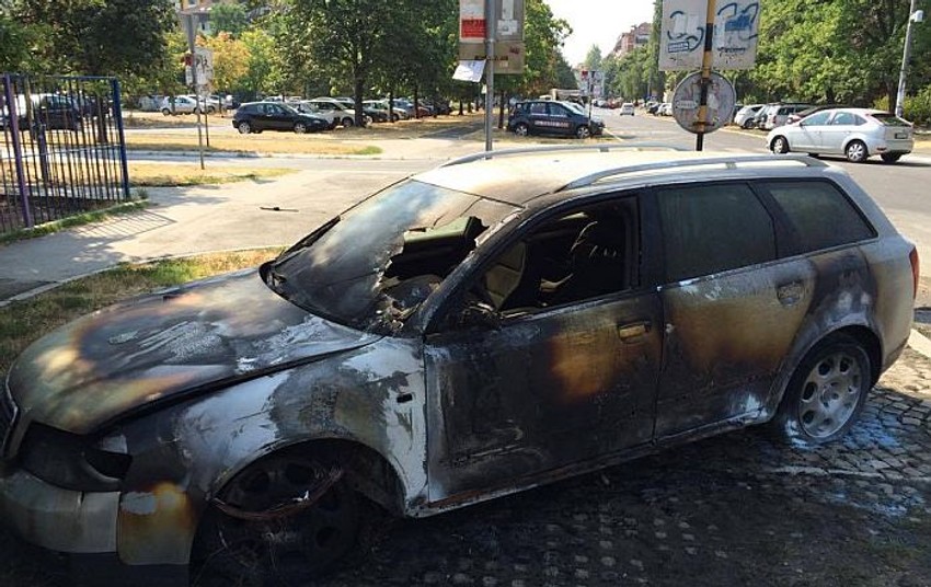 Zapaljen "audi" u Novom Sadu