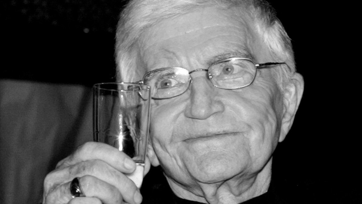 Blake Edwards, 88-letni amerykański reżyser, scenarzysta i aktor, twórca tak znanych filmów jak "Śniadanie u Tiffany'ego" i seria "Różowa Pantera" zmarł w środę wieczorem w szpitalu w Santa Monica w wyniku powikłań po zapaleniu płuc.