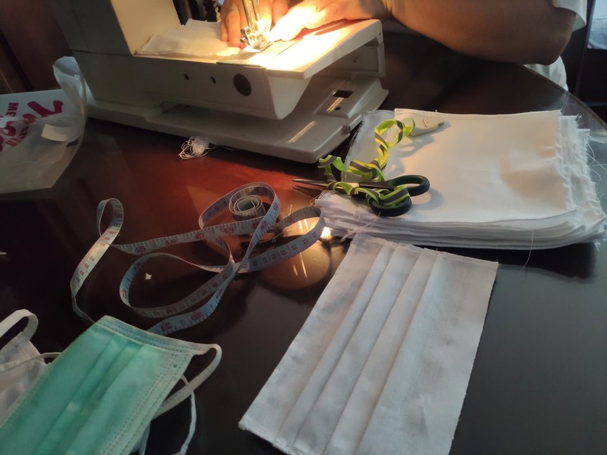 Ines Urbanović šije maske