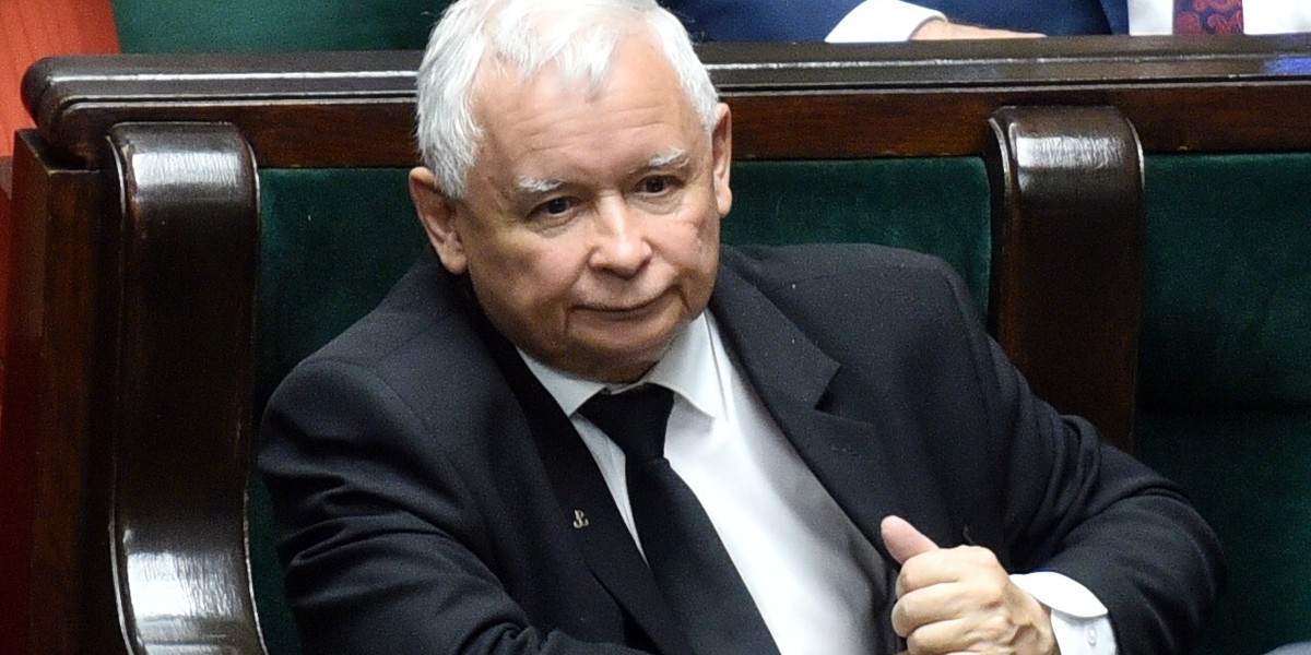 Jarosław Kaczyński ma powody do zadowolenia. 