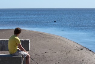 Introwertycy w podróży. Gdzie najlepiej udać się na samotne wakacje, a które miejsca omijać?