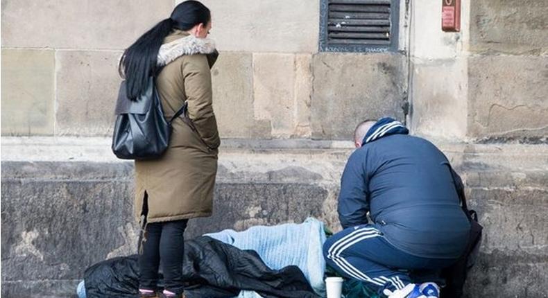 Homeless man rejects tea from good Samaritan, saying “I prefer coffee