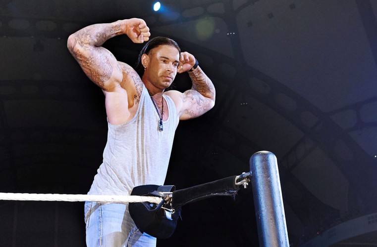 Były bramkarz reprezentacji Niemiec w ringu. Tim Wiese zajmuje się wrestlingiem