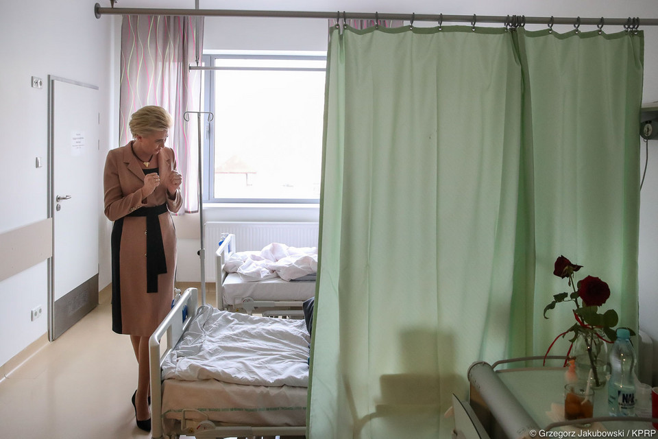 Wizyta Pierwszych Dam Polski i Macedonii w szpitalu klinicznym w Warszawie