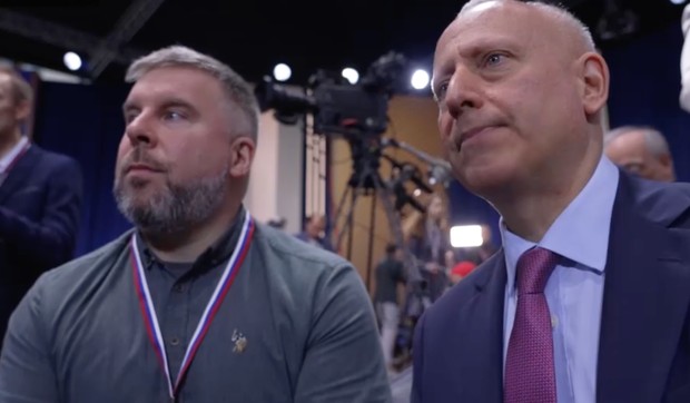 I Stiv Rozenberg i BBC producent Ben Tavener (levo) često su izloženi dodatnim proverama kad putuju iz Rusije ili u nju | Foto: BBC