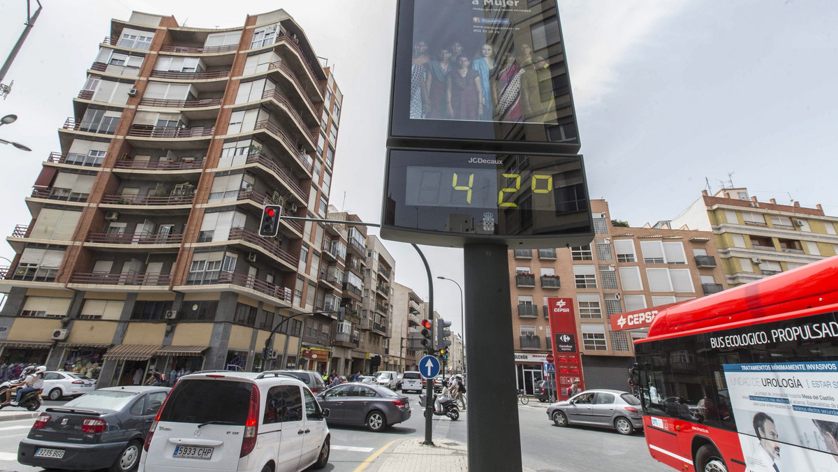 Hiszpania i Portugalia przeżywają w maju rekordową falę upałów, spotykanych zazwyczaj w tych krajach w środku lata. Temperatura w wielu hiszpańskich i portugalskich miastach przekroczyła w ostatnich dniach 40 stopni.