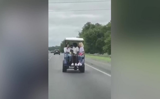 Kradzionym meleksem jechały po autostradzie. Nieodpowiedzialne nastolatki usłyszały zarzuty [WIDEO]