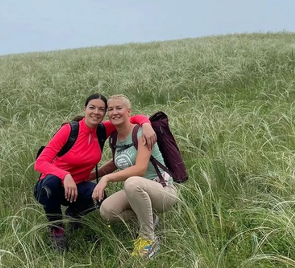 Sanja Kužet sa sestrom