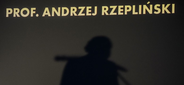 "Rzepa", czyli największy wróg PiS, odchodzi z Trybunału Konstytucyjnego. KIM JEST ANDRZEJ RZEPLIŃSKI?