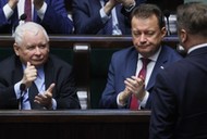 Prezes PiS Jarosław Kaczyński i minister obrony Mariusz Błaszczak w Sejmie