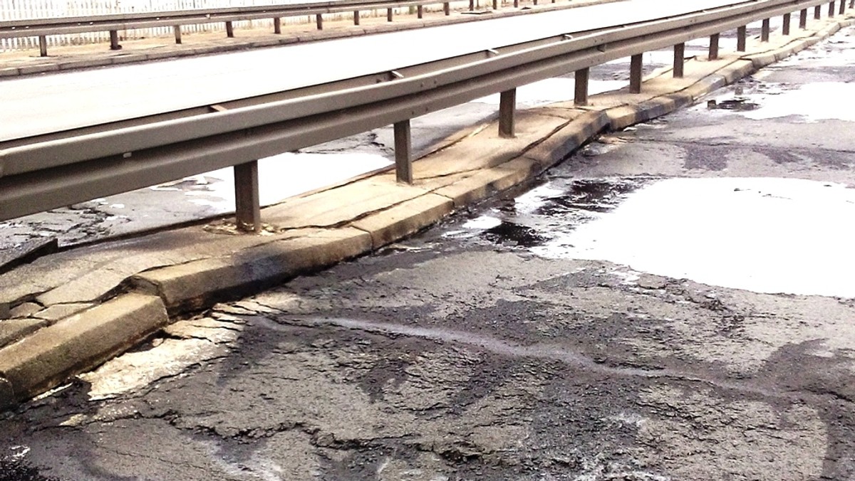 Już wiadomo, gdzie zostaną uruchomione nowe buspasy w Warszawie. Od poniedziałku, 23 lutego, część jezdni z przeznaczeniem dla autobusów miejskich zostanie wydzielona na moście Poniatowskiego, Wale Miedzeszyńskim i w Al. Jerozolimskich.