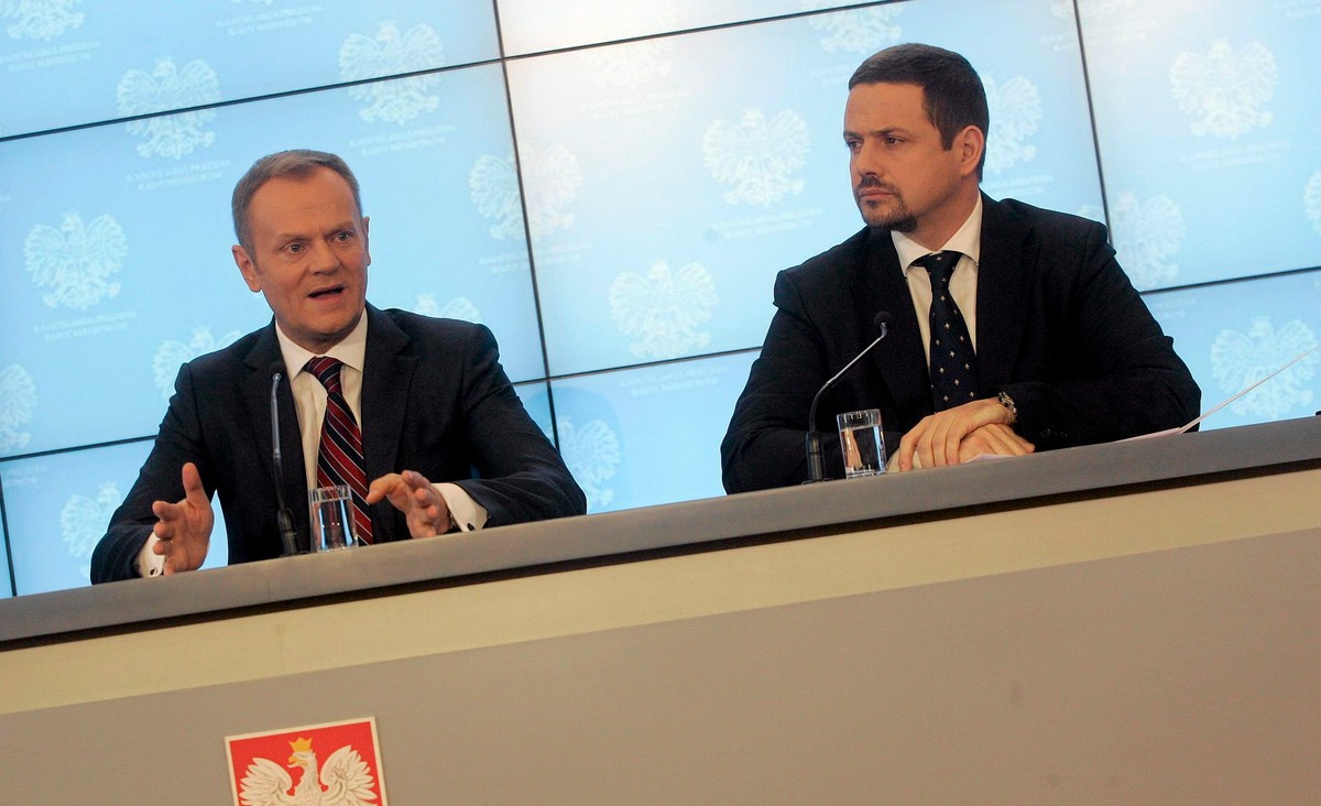 Premier Donald Tusk , Rafał Trzaskowski podczas konferencji dotyczącej planu resortu administracji i cyfryzacji na 2014 rok