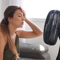 Klíma nélkül: így hűtse le magát és a lakást estére fillérekből