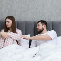 Miért fáj a szex? A közösülés közbeni fájdalom okai és megoldásai