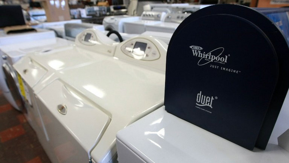 Whirlpool Corp, największy na świecie producent sprzętu AGD podał, że kupi 66,8 procent akcji z prawem głosu we włoskiej firmie Indesit za około 758 milionów euro (1,03 miliarda dolarów), by zdynamizować wzrost w Europie.