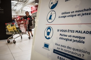 Francja: Władze przed niedzielnymi wyborami chcą uniknąć paniki z powodu koronawirusa