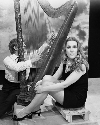 Irena Santor i Wojciech Siemion w programie 'Estrada Literacka – Nowa poezja polska' w 1970 roku